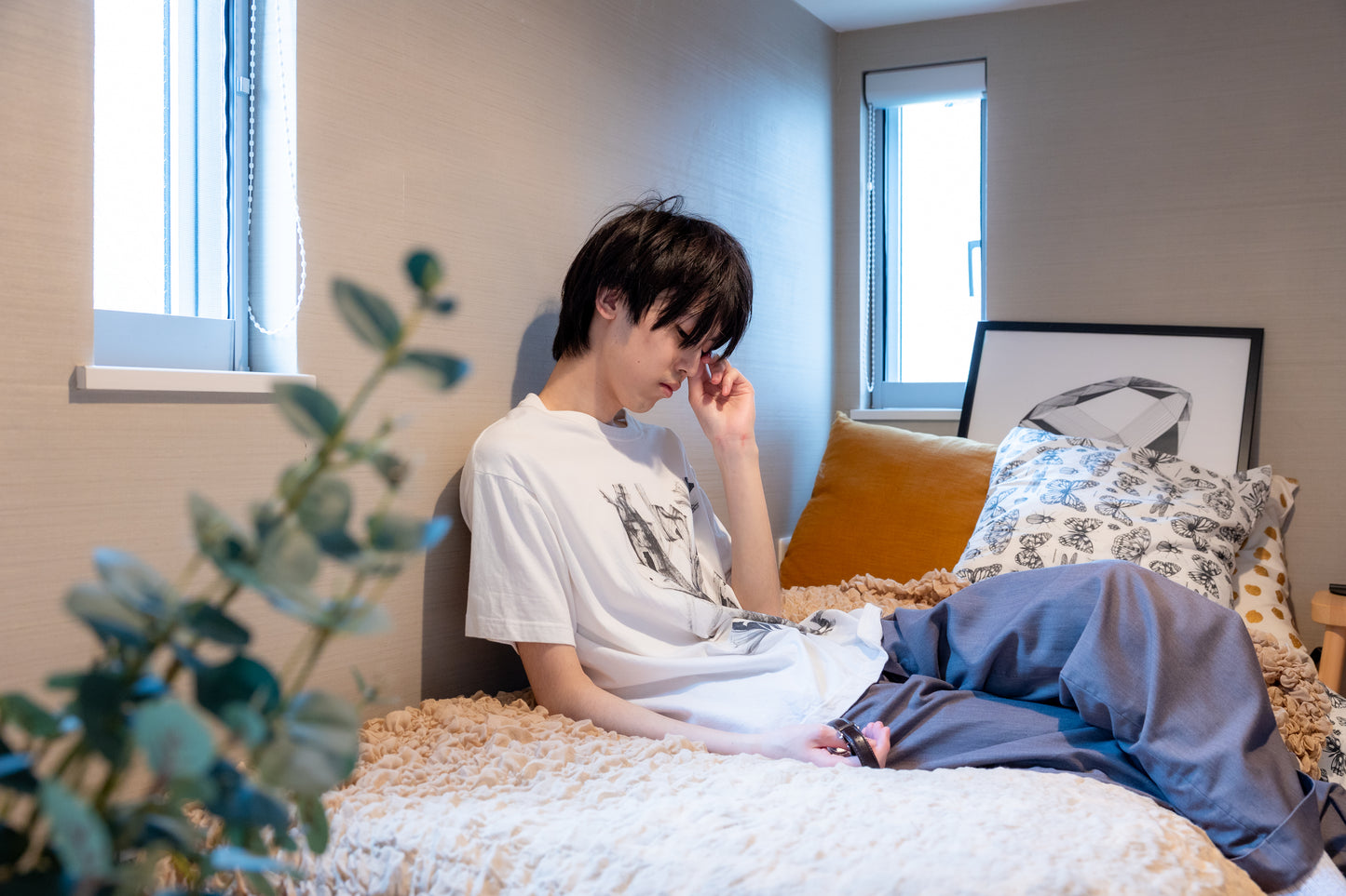 着るだけで映える！夏の白黒アートTシャツ