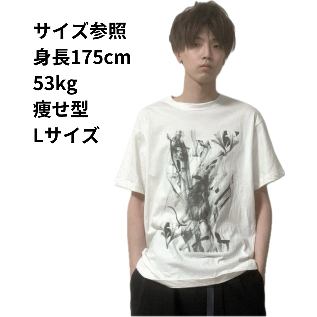 着るだけで映える！夏の白黒アートTシャツ