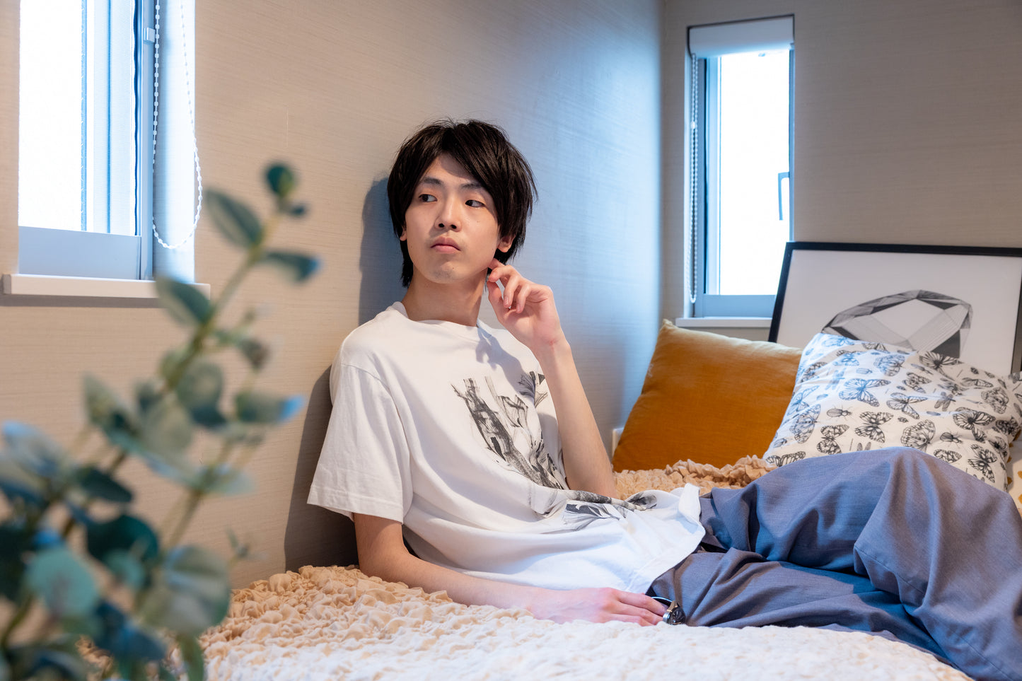 着るだけで映える！夏の白黒アートTシャツ